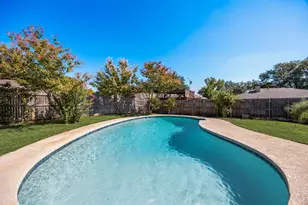 2404 Heather Hill Ln, Plano, TX 75075 - Photo 31