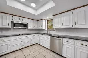 2404 Heather Hill Ln, Plano, TX 75075 - Photo 17