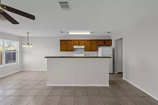 4532 Alamosa St, Fort Worth, TX 76119 - Photo 7