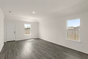 108 Kainos St, Greenville, TX 75402 - Photo 17