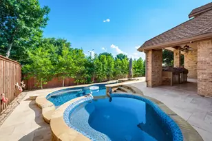 2435 Waterside Dr, Grand Prairie, TX 75054 - Photo 31