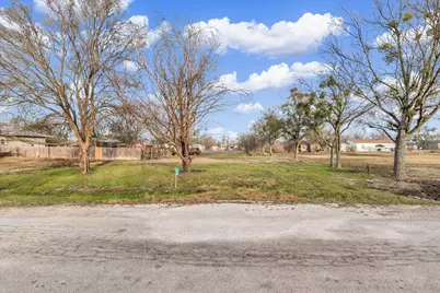 605 E Adams Street, Itasca, TX 76055 - Photo 3