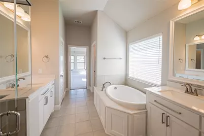 918 Edinburgh Drive, McGregor, TX 76657 - Photo 9