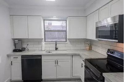 211 W McAfee Drive, Mabank, TX 75147 - Photo 7