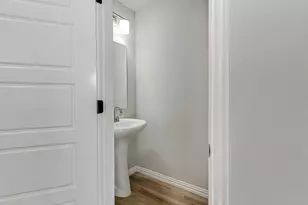 333 N Field St, Burleson, TX 76028 - Photo 13