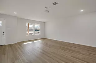 333 N Field St, Burleson, TX 76028 - Photo 3