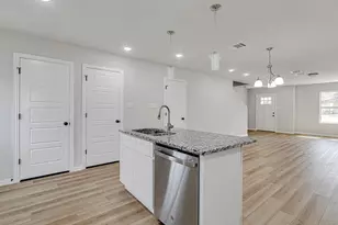 333 N Field St, Burleson, TX 76028 - Photo 11