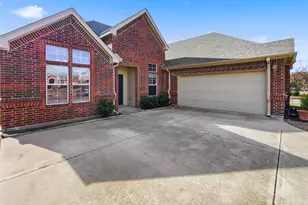 804 Peach Ln, Burleson, TX 76028 - Photo 7