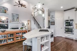 2710 Cobblestone Dr, Grapevine, TX 76051 - Photo 9