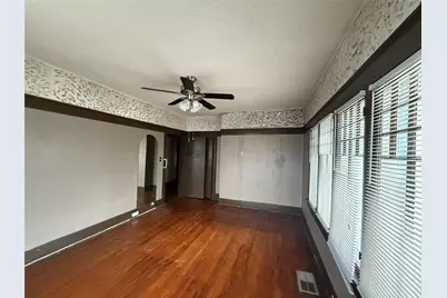 215 W Sears Street, Denison, TX 75020 - Photo 15