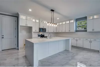 301 S Stewart Avenue, Lancaster, TX 75146 - Photo 9