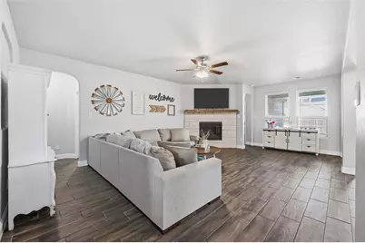 991 E Villas Court, Lewisville, TX 75067 - Photo 3