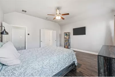 991 E Villas Court, Lewisville, TX 75067 - Photo 19