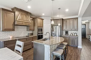 991 E Villas Ct, Lewisville, TX 75067 - Photo 13