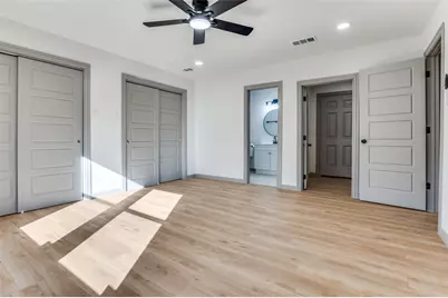 918 SW 4th Street, Grand Prairie, TX 75051 - Photo 15