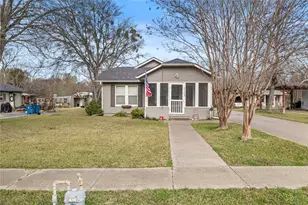 113 Woodland St, Malakoff, TX 75148 - Photo 1