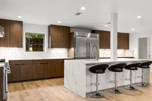 9415 Hill View Dr, Dallas, TX 75231 - Photo 9