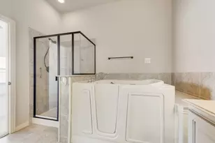 8317 MacGregor Dr, Arlington, TX 76002 - Photo 17