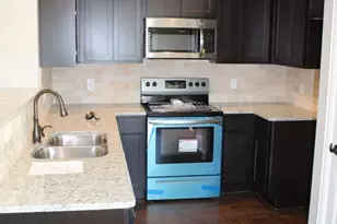 208 W Lake Ave, Sherman, TX 75090 - Photo 3