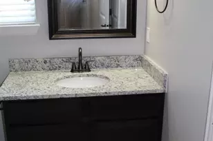 208 W Lake Ave, Sherman, TX 75090 - Photo 9