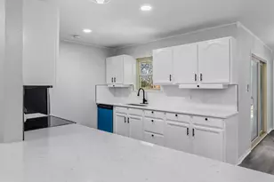 1514 Bogarte Dr, Grand Prairie, TX 75051 - Photo 11