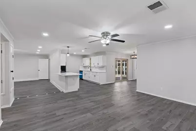 1514 Bogarte Drive, Grand Prairie, TX 75051 - Photo 9