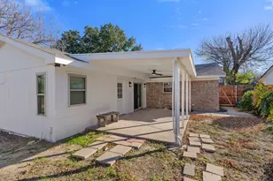 1514 Bogarte Dr, Grand Prairie, TX 75051 - Photo 25