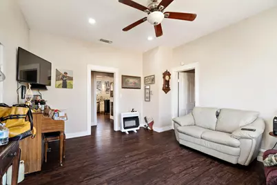 130 W Division Street, Blossom, TX 75416 - Photo 11