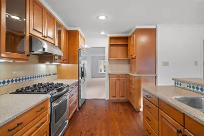 9651 Leaside Drive, Dallas, TX 75238 - Photo 9