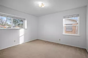 9651 Leaside Dr, Dallas, TX 75238 - Photo 17