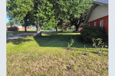 806 E Tyler Street, Mexia, TX 76667 - Photo 3