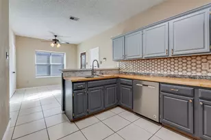 2120 Arbor Creek Dr, Carrollton, TX 75010 - Photo 15