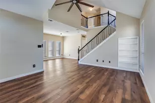 2120 Arbor Creek Dr, Carrollton, TX 75010 - Photo 7