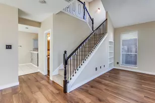 2120 Arbor Creek Dr, Carrollton, TX 75010 - Photo 9