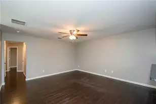 926 Walnut St, Burleson, TX 76028 - Photo 9