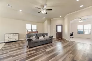 225 Holly Ct, Aubrey, TX 76227 - Photo 11