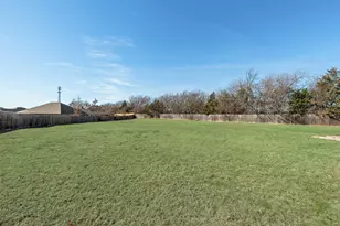 225 Holly Ct, Aubrey, TX 76227 - Photo 35