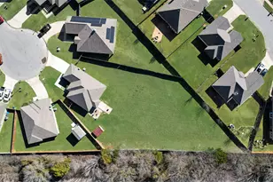 225 Holly Ct, Aubrey, TX 76227 - Photo 1