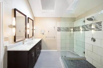 2221 Meadowstone Drive, Carrollton, TX 75006 - Photo 11