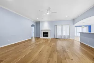 835 Evergreen Ln, Burleson, TX 76028 - Photo 5