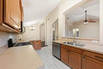 6718 Meadowcrest Drive, Arlington, TX 76002 - Photo 15