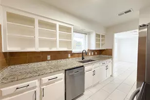 7528 Thistle Ln, Dallas, TX 75240 - Photo 9