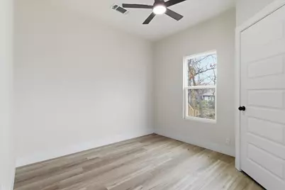 933 E Ramsey Avenue, Fort Worth, TX 76104 - Photo 15