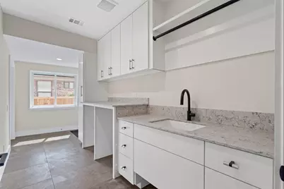 9007 Leaside Drive, Dallas, TX 75238 - Photo 19