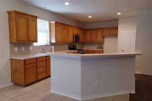 705 Crownpoint Ln, Arlington, TX 76002 - Photo 5