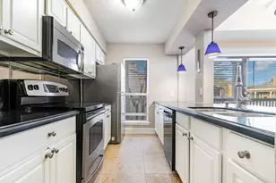 5934 Sandhurst Ln, Dallas, TX 75206 - Photo 9