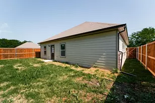 901 Hemphill St, Greenville, TX 75401 - Photo 23