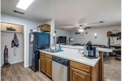 327 Shady Valley Drive, Mansfield, TX 76063 - Photo 7