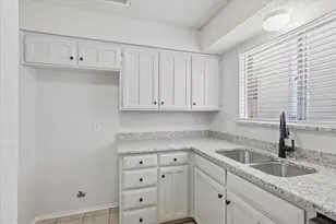 2106 Valleywood Dr, Arlington, TX 76013 - Photo 11