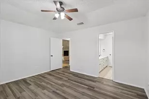 2106 Valleywood Dr, Arlington, TX 76013 - Photo 7